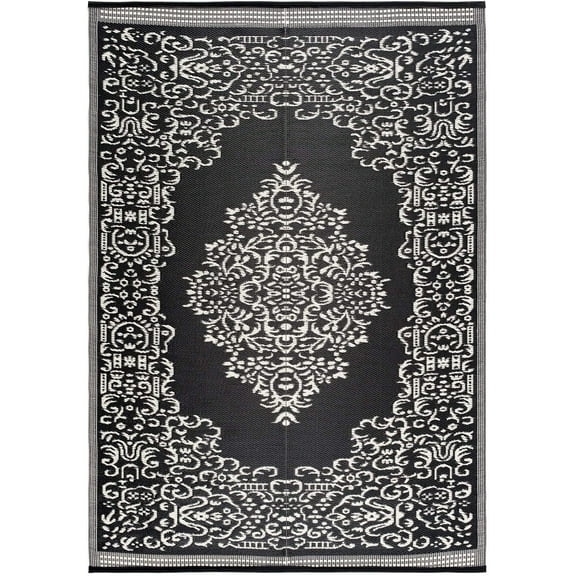 Beverly Rug 4' x 6' Black and White Medallion Outdoor Rug