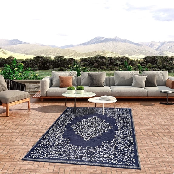 Beverly Rug 4' x 6' Blue and White Medallion Outdoor Rug
