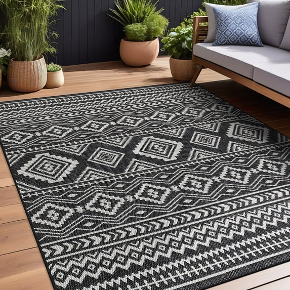 Beverly Rug Outdoor Rug 4' x 6' Patio, Porch, Garden Black and White