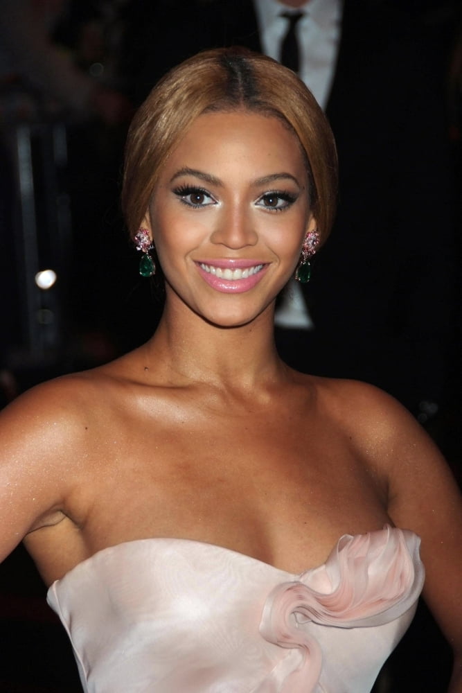Beyonce At Arrivals For Superheroes Fashion And Fantasy Gala Canvas Art - (16 x 20)