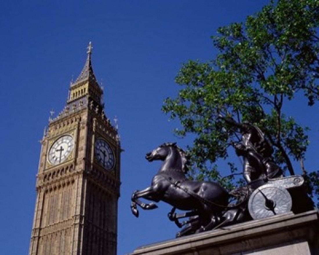 Big Ben and Statue of Boadicea London England Canvas Art - Paul Thompson DanitaDelimont (20 x 16)