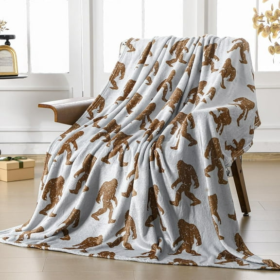 Big Foot Sasquatch Gifts Bigfoot Blanket for Men Women Funny Birthday Unique Sasquatch Gifts Vintage Flannel Throws Blanket for Bed Sofa, 50"x60" (Light Gray Brown)