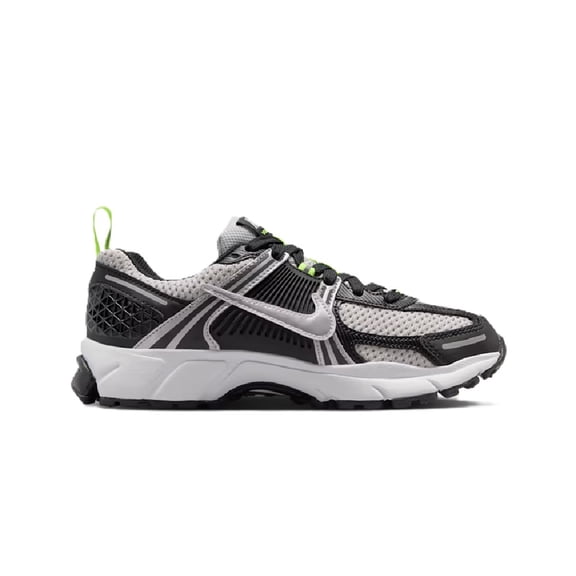 Big Kid's Nike Vomero 5 Black/Metallic Silver (IQ0312 010) - 5.5