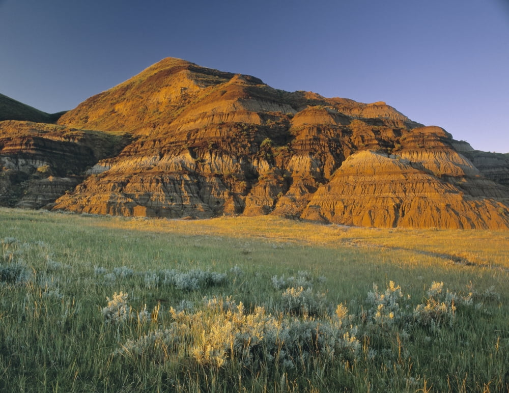 Big Muddy Badlands Saskatchewan Canada Canvas Art - Darwin Wiggett Design Pics (16 x 12)