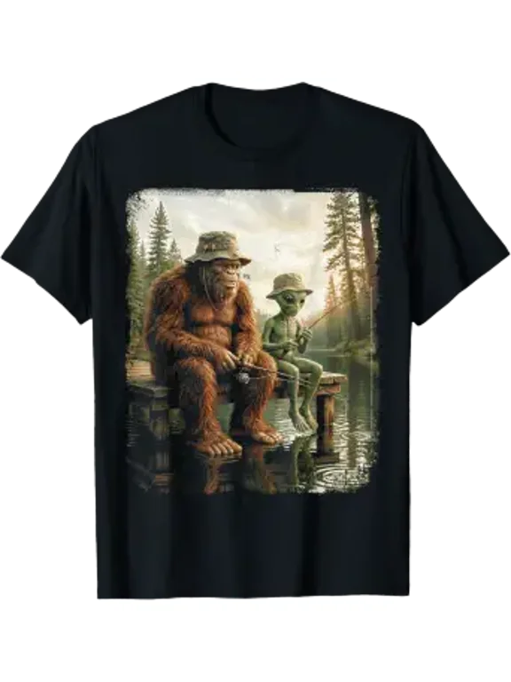 Bigfoot Alien Fishing Men UFO Sasquatch Lovers Camping T-Shirt