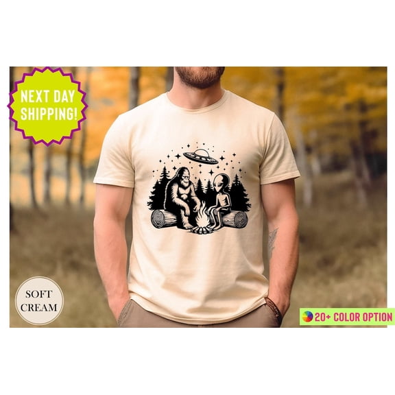 Bigfoot And Alien Shirt, Sasquatch Shirt, Ufo Shirt, Alien Shirt, Camping Shirt, Forest Shirt, Woodland Tshirt, Bigfoot Shirt, Hiking Shirt Sweatshirt All Size S-5XL