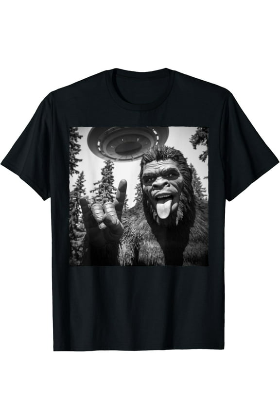 Bigfoot Rock On Selfie With UFO Alien Gifts Men Women Kid T-Shirt Shirts