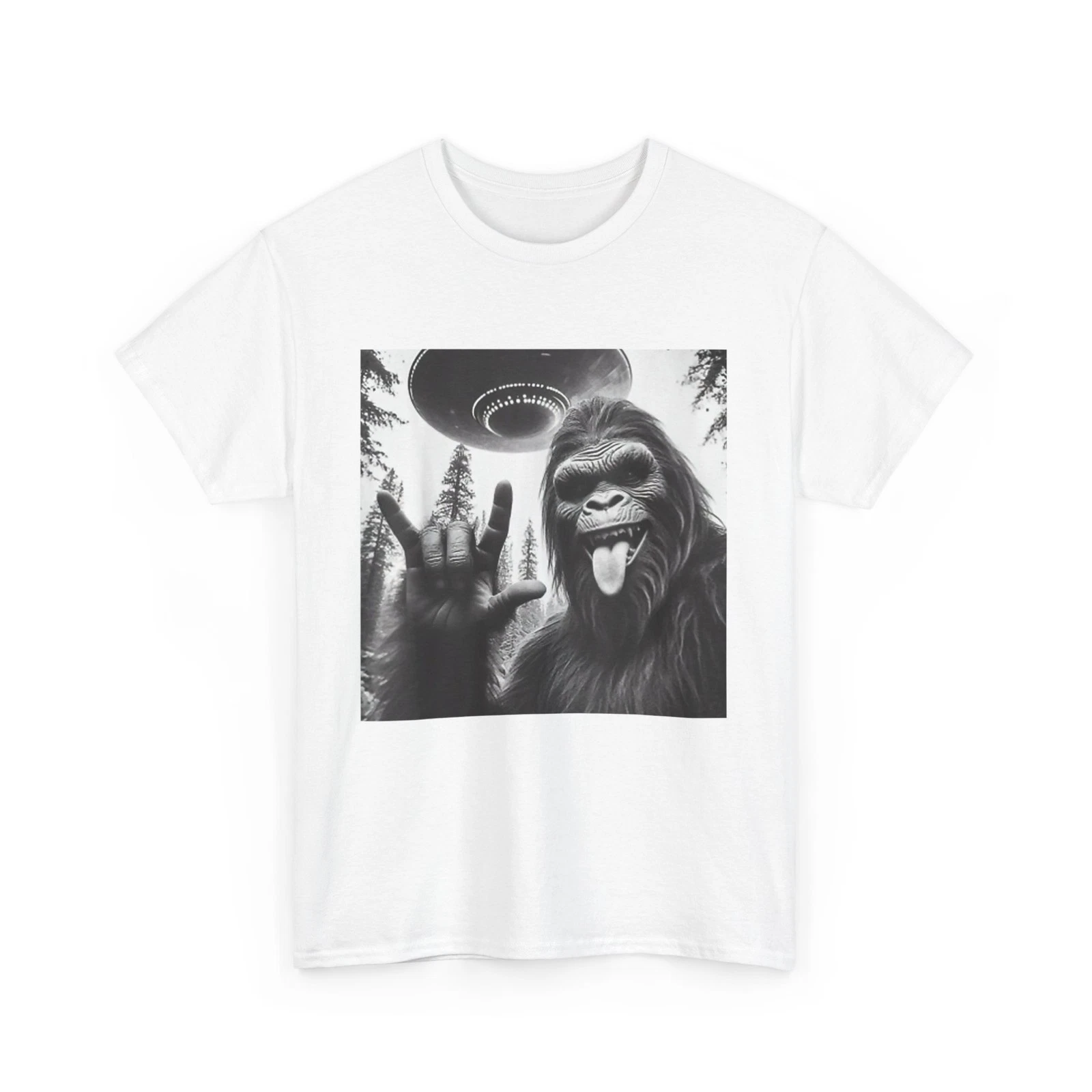 Bigfoot Rock On Selfie With UFO Sasquatch Space Mystery Unisex T-Shirt ...