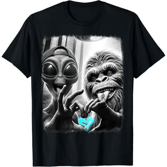 Bigfoot Sasquatch Alien Lovefest Love Hand Sign 0LTD4V T-Shirt Tops Tee