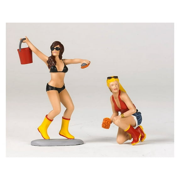 Bikini Car Wash Girls 2 Piece Figurine Set 1/18 by Motorhead Miniatures