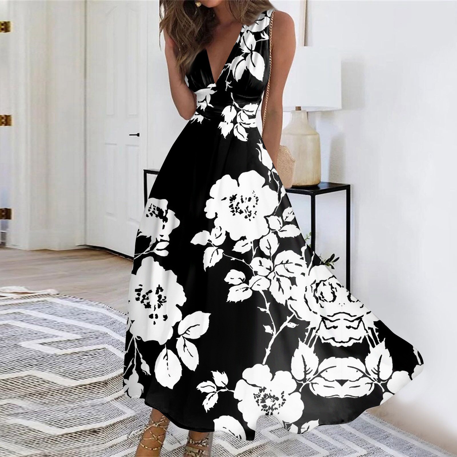 Biziza Women's Summer Black & White Floral Print VNeck Sleeveless