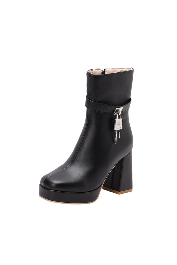 Black Black Ankle Boots With Lock Belt And Platform Sole For A Sleek And Stylish Seasonal Ensemble