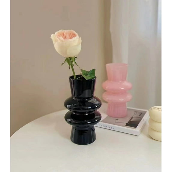 Black Elegant Vintage Fenton Cream Glass Vase - French-style Living Room Decorative Piece