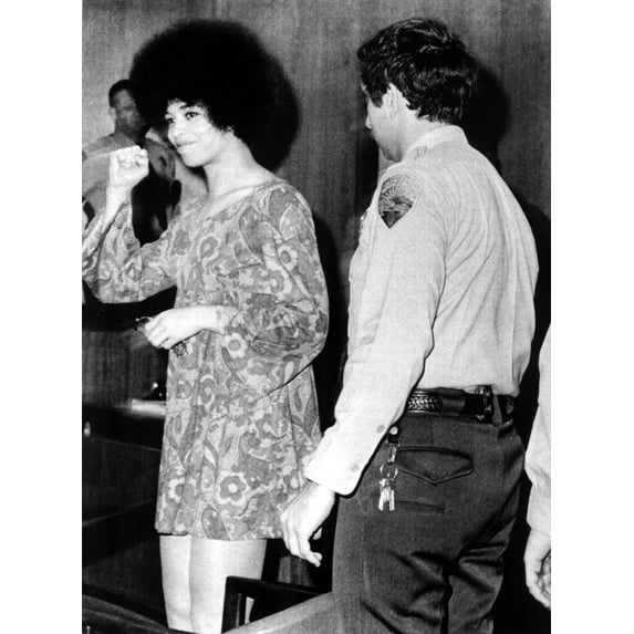 Black Militant Angela Davis Gives Clenched Fist Salute As She Appears Briefly History (18 x 24)