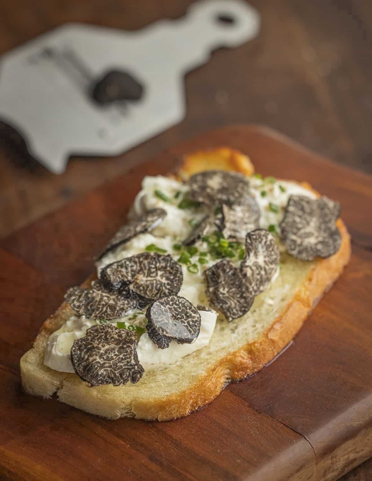 Elle Esse Italian Carpaccio Truffle Mushrooms in Olive Oil, 3 oz Jar