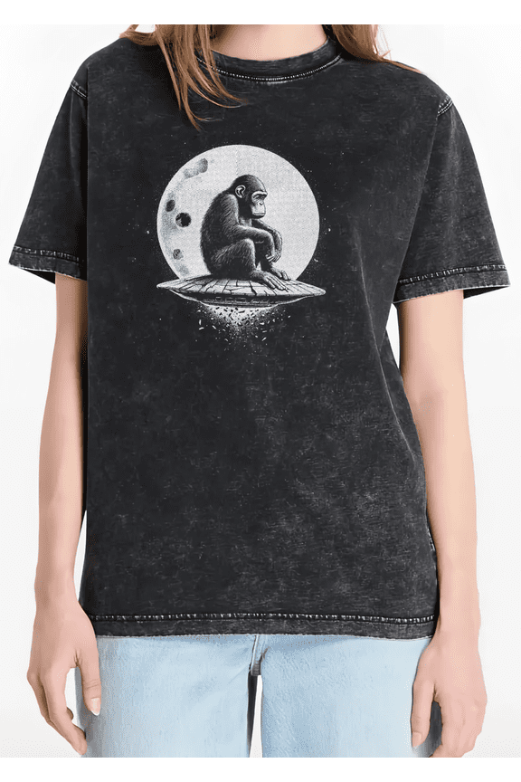 Black Washed Print Tshirt Graphic Tees Shirts Retro Thinking Ape On UFO Under Moon Quirky Sci-Fi Humor Casual Fashion Wear S-2XL Tops