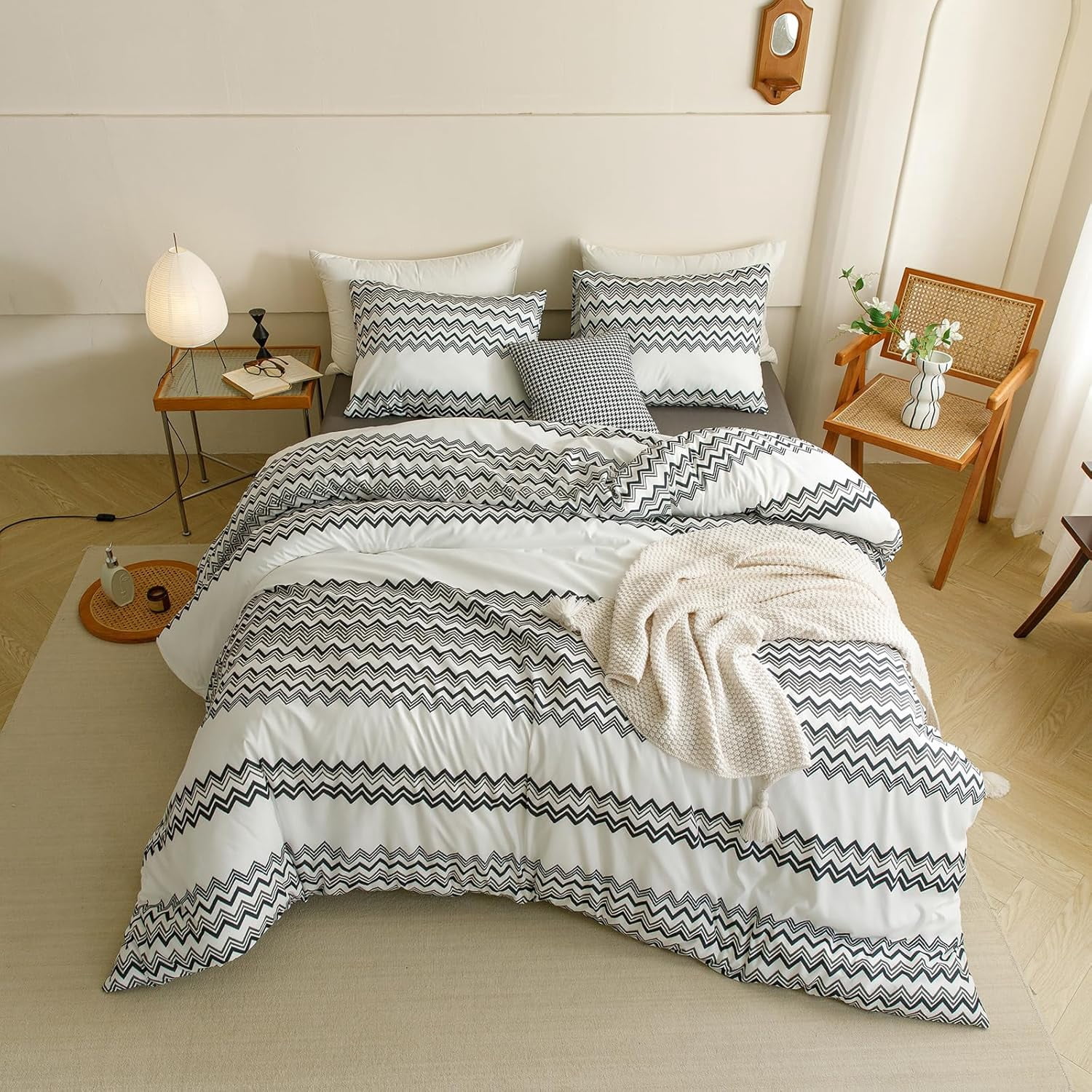 Black Wavy Striped Comforter Set Queen Black and White Bedding Set ...