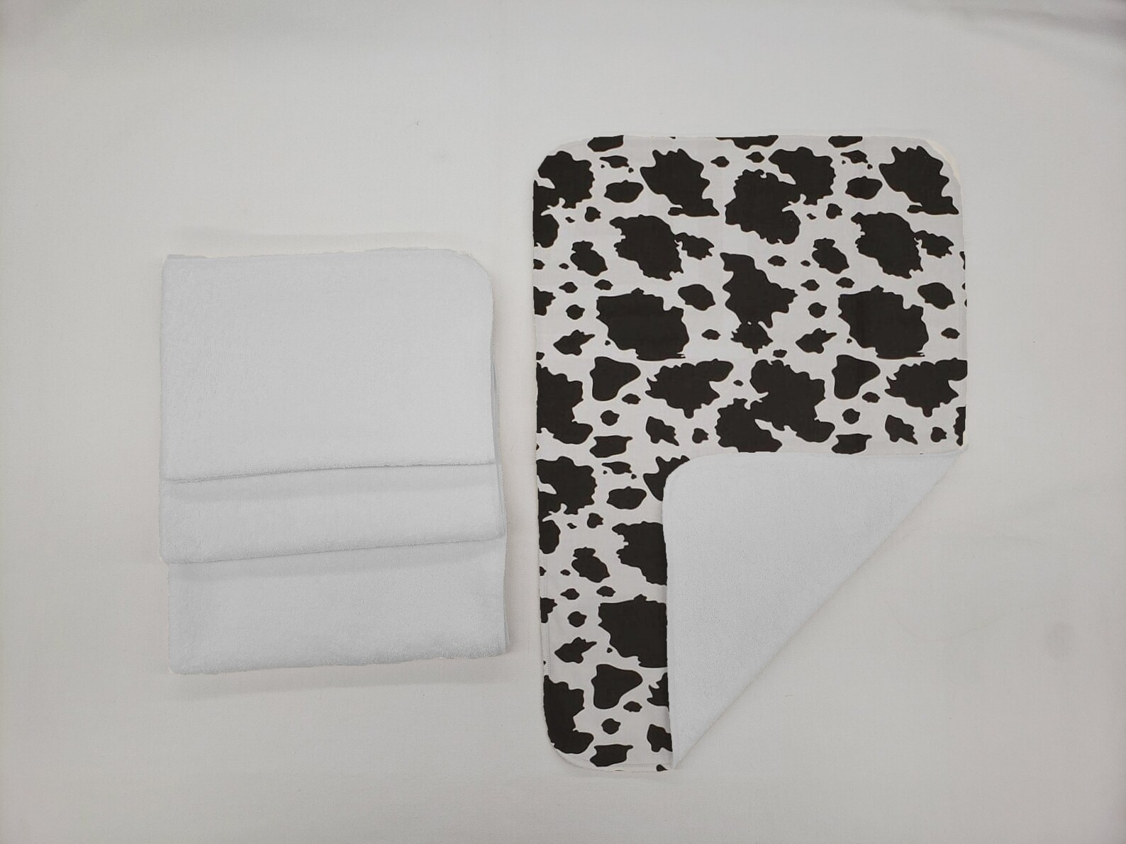 Black & White Cow Spots Hand Towels (Set of 4) (Towel Color: White)