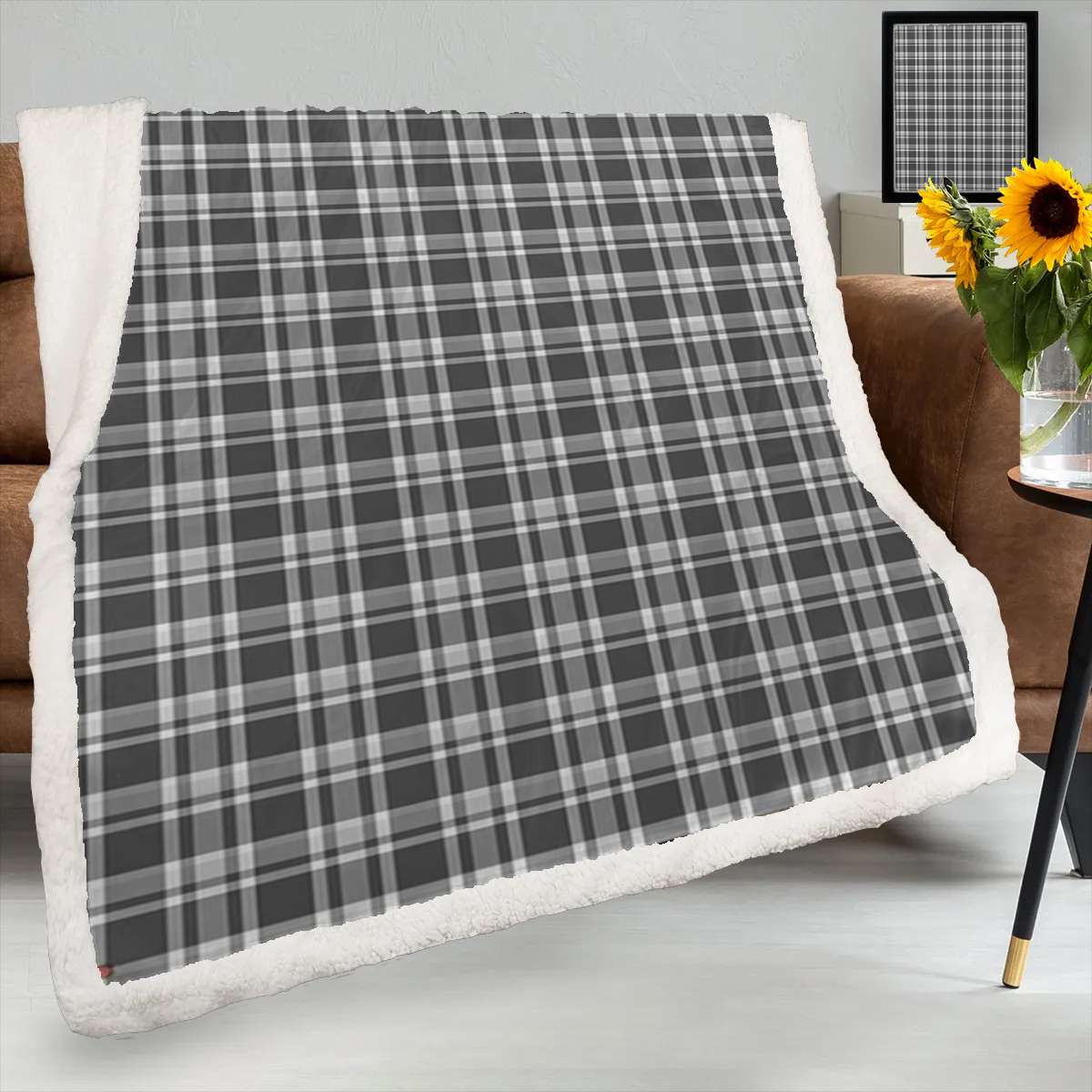 BLACK & WHITE THROW BLANKET