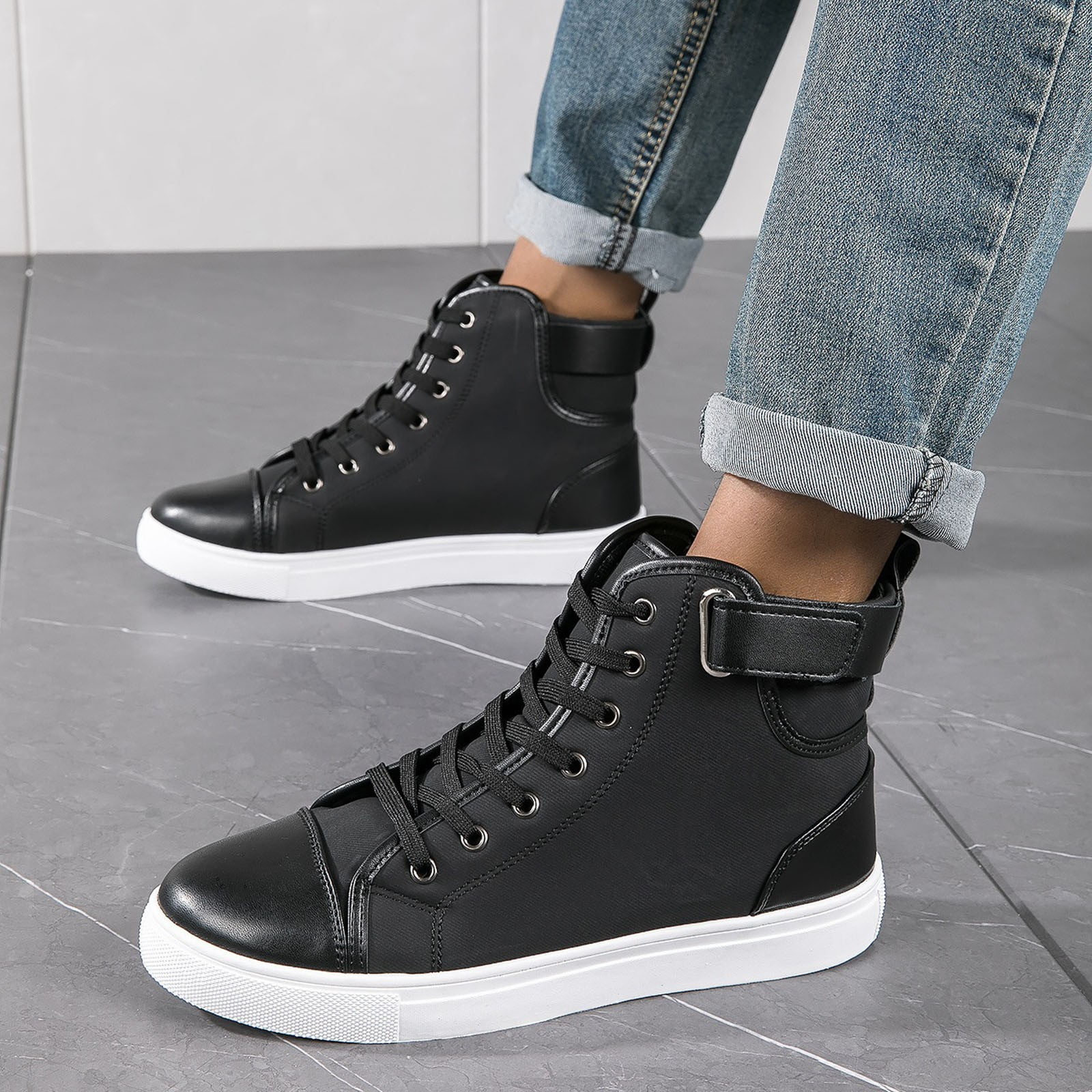 mens clearance sneakers