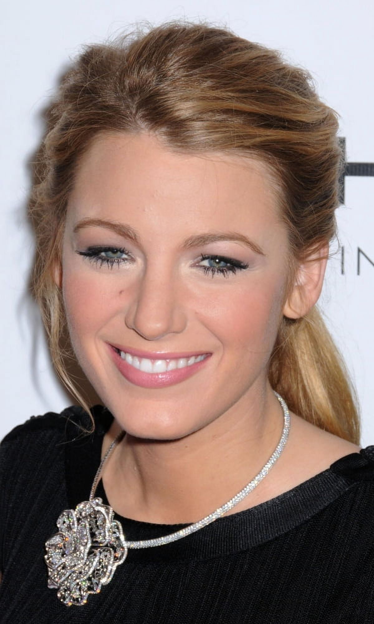 Blake Lively At Arrivals For Memorial Sloan Kettering Annual Fall Gala (Fete DHiver) Sponsored By Chanel Canvas Art - (16 x 20)