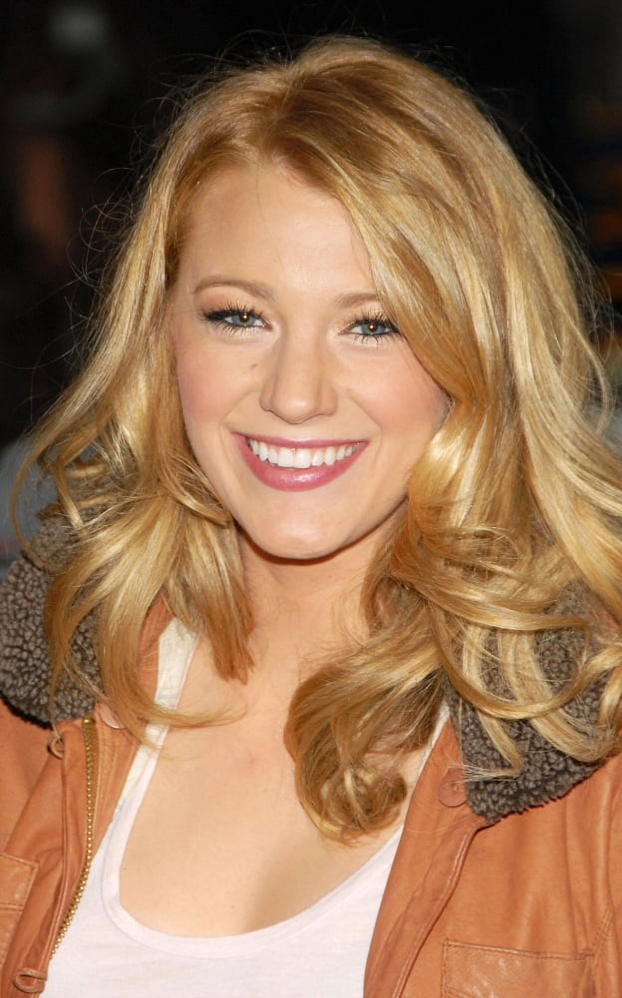 Blake Lively At Talk Show Appearance For Tue - The Late Show With David Letterman Canvas Art -  (16 x 20)