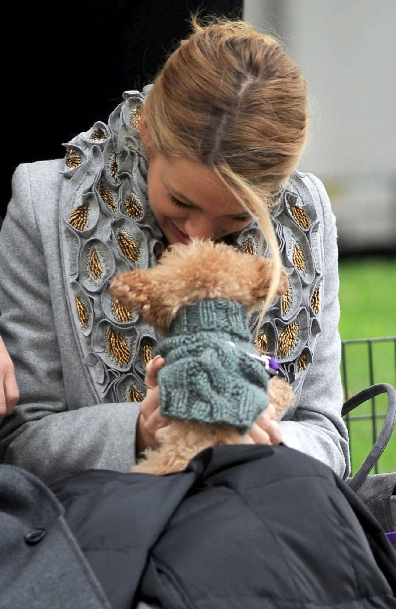 Blake Lively On Location For Gossip Girl Season Three Shooting In ...