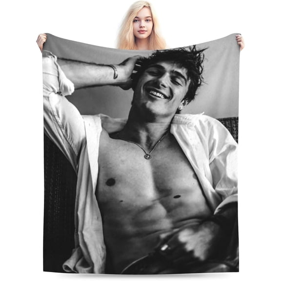 Blanket Soft and Comfortable Warm Fleece Jacob Elordi Throw Blankets Beach Blanket Decoration Gift for Decor Living Room Dormitory Picnic Yoga Sofa Bed Camping Travel All Season