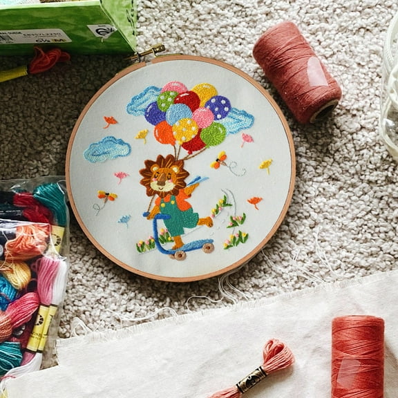 Blingpainting Embroidery Kit for Adults Beginners Starter Cross Stich Set with Cute Animals Pattern Stamped Embroidery Cloth Hoops Threads Needles Easy Handmade Needlepoint Kits
