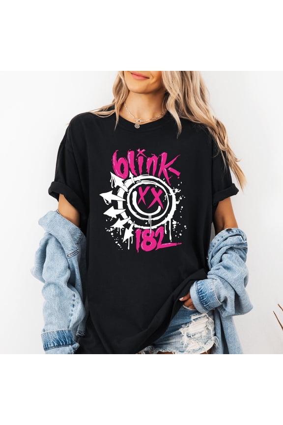 Blink 182 TShirt Smile Face Tee Retro Smile Face Shirt Cute Smile Top Blink 182 Rock Band Shirt Trendy Tee