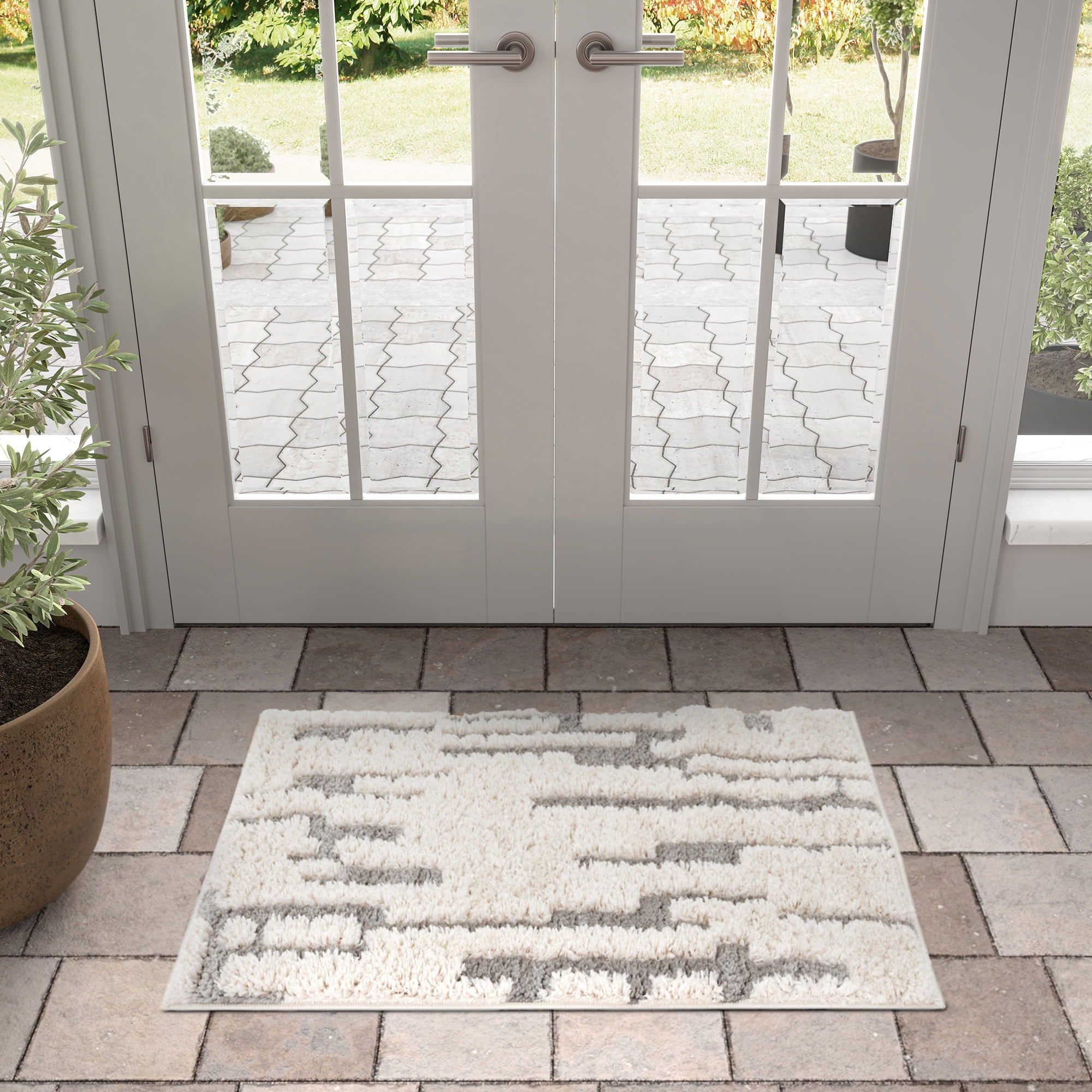 Bliss Rugs Artisan Shag Contemporary 2' x 3' Ivory and Gray Indoor Area Rug