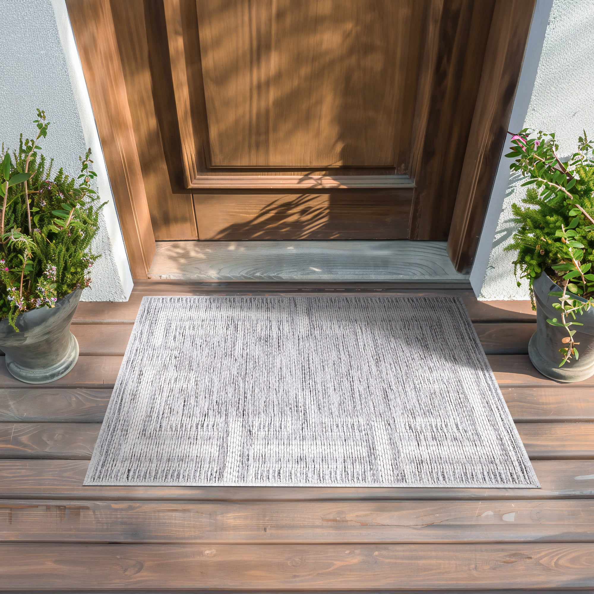 Bliss Rugs Bailey Transitional 2' x 3' Gray and White Indoor Outdoor Area Rug