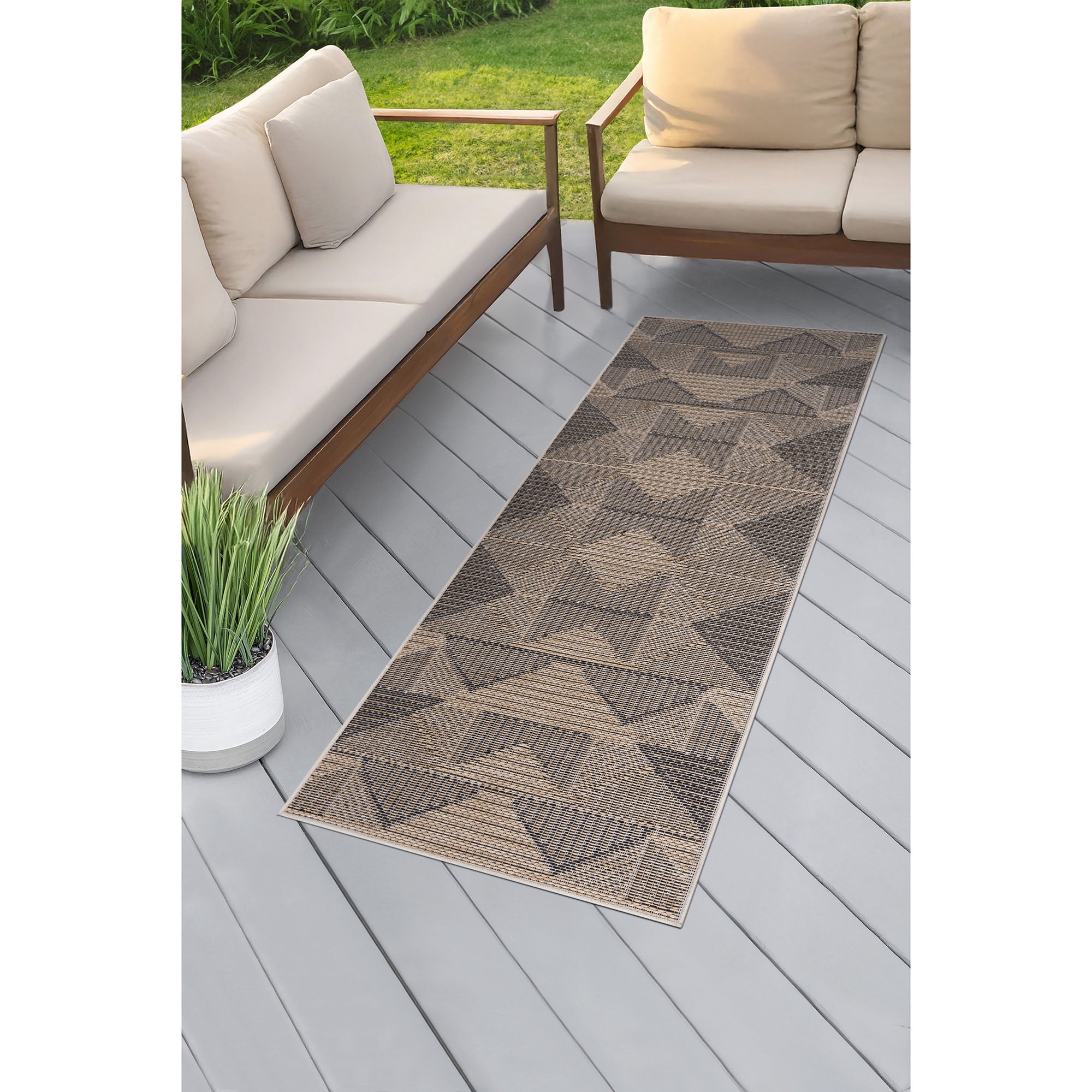Bliss Rugs Bailey Transitional 2' x 7' Black and Natural Indoor Outdoor Area Rug