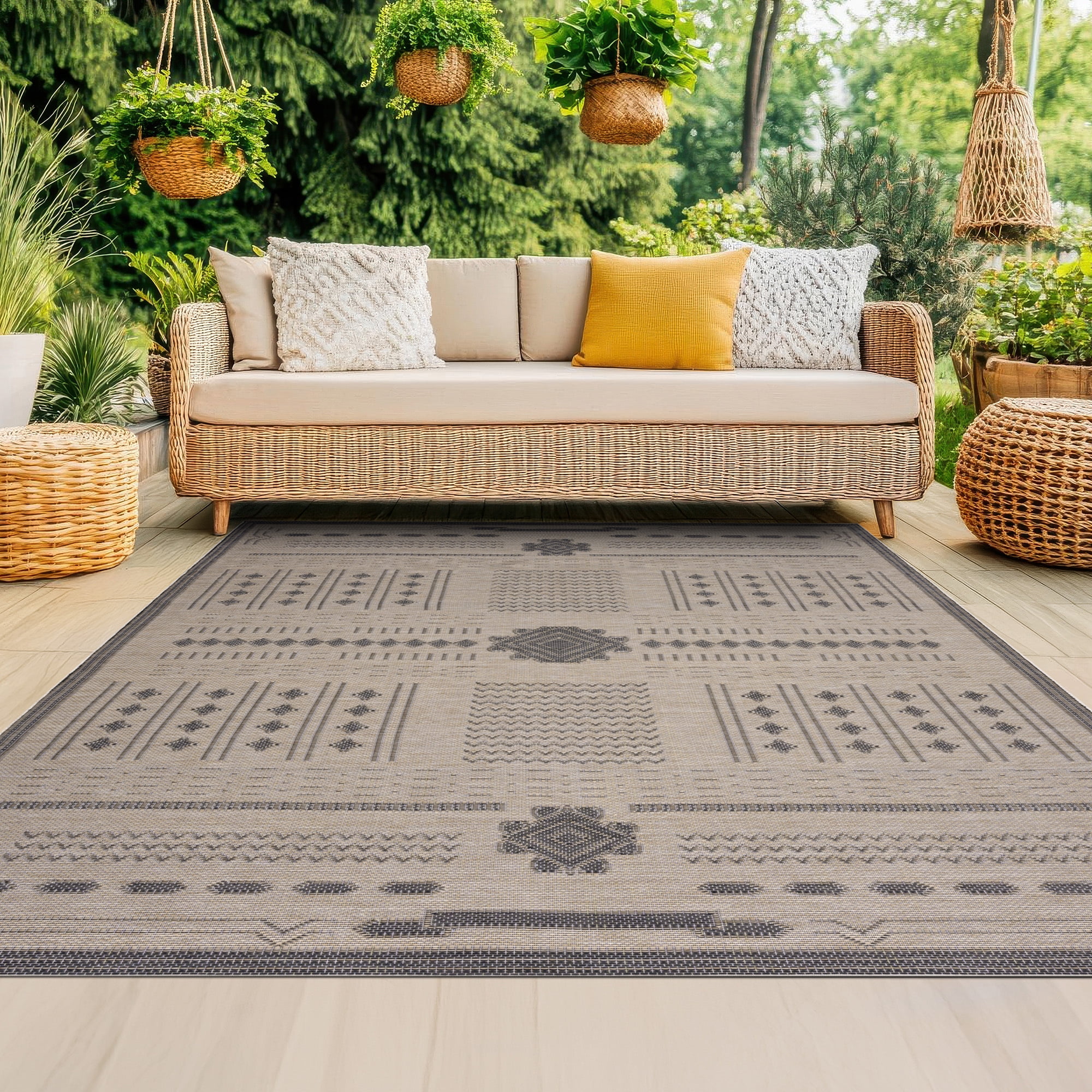 Bliss Rugs Bailey Transitional 5' x 7' Black and Natural Indoor Outdoor Area Rug
