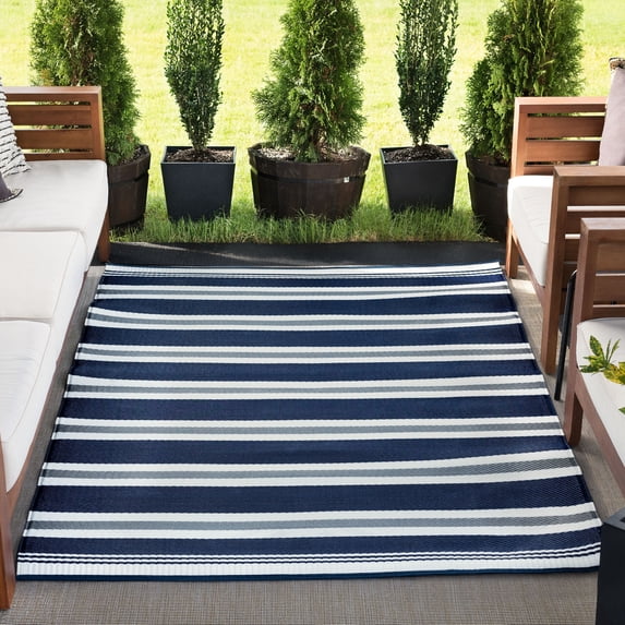 6x9 Reversible Navy and White Polypropylene Outdoor Stripe Area Rug