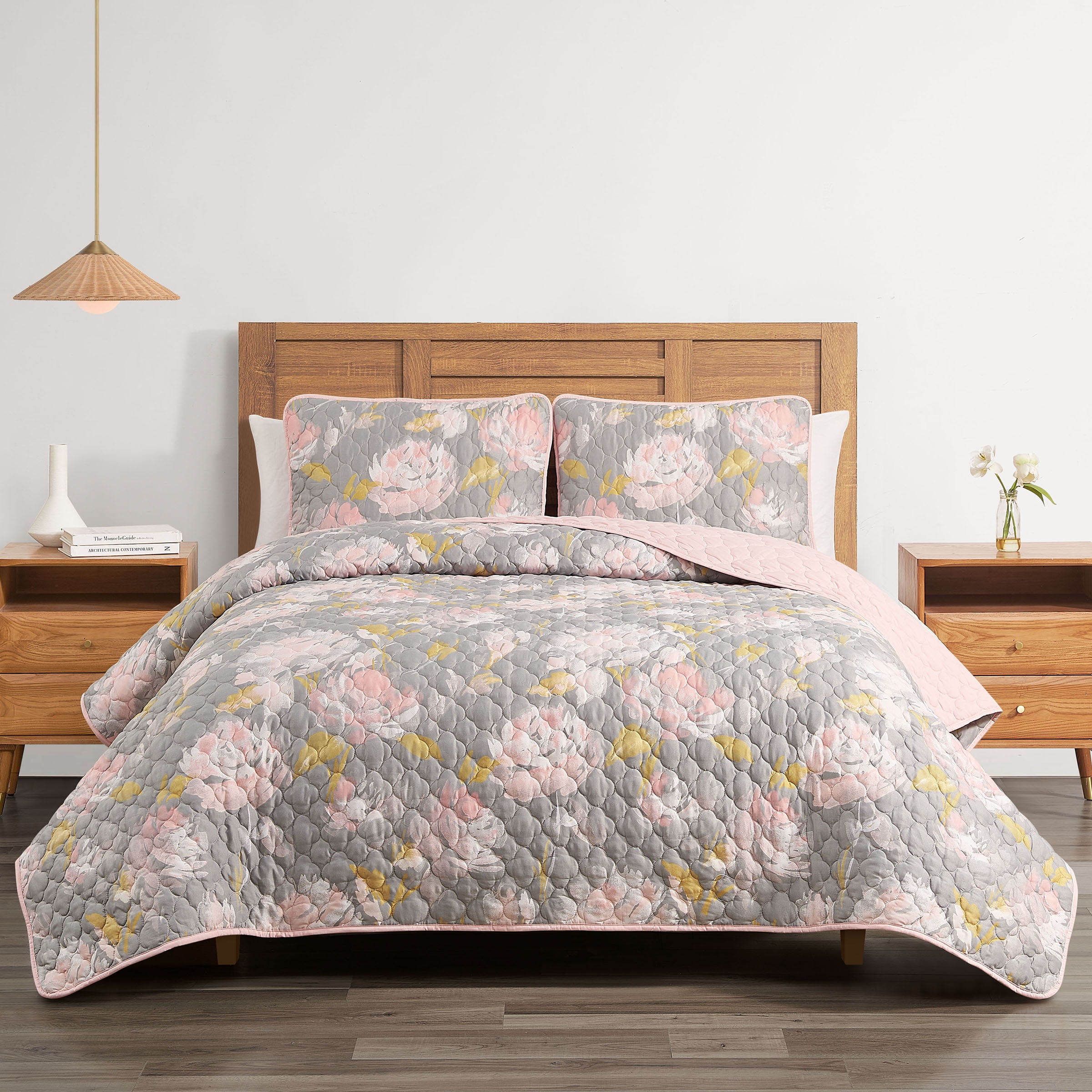 King Pink and Gray Floral Polyester Quilt Set