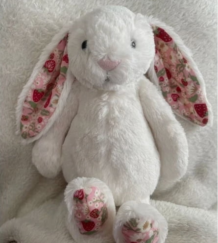 ぬいぐるみ  Blossom Cream Bunny Medium Blossom Cream Bunny – Fuzzy Friends