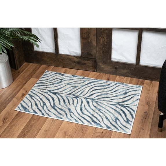 Soft & Stain-Resistant Polyester Rug with Animal Skin Patterns - Ideal for High Traffic Areas and Entryways
