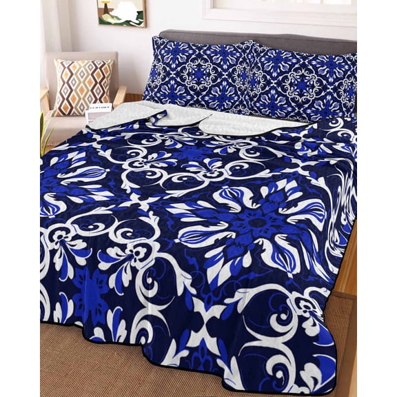 Blue Boho Floral, King Size Down Alternative Comforter, Lightweight Comforter Quilt Bedding Set with Pillow Shams Abstract Oriental Bohemian Flower All Seasons Bed Comforter Duvet Insert 96"x106"