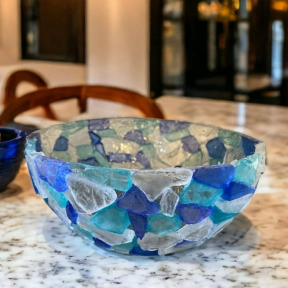 Blue Glass Resin Bowl, Clear Blue Beach Design Table Centerpiece, Handmade Home Decor Accents, 7 "W x 3 "H x 7 "D, Decorative Bowls for Home Decor Accents