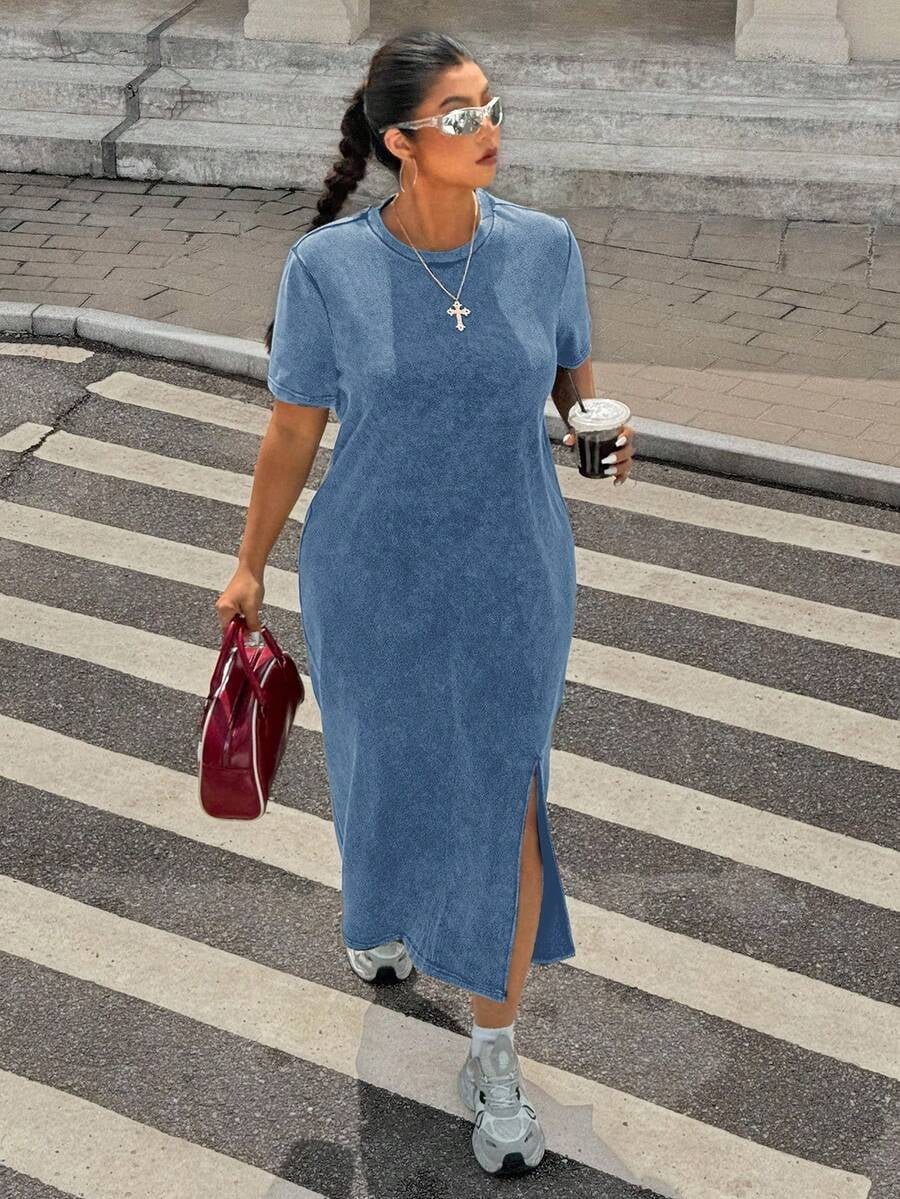 Blue Knitted Plus Size Denim Style Midi Dress for Women with Short Sleeves and Front Split Casual Dress