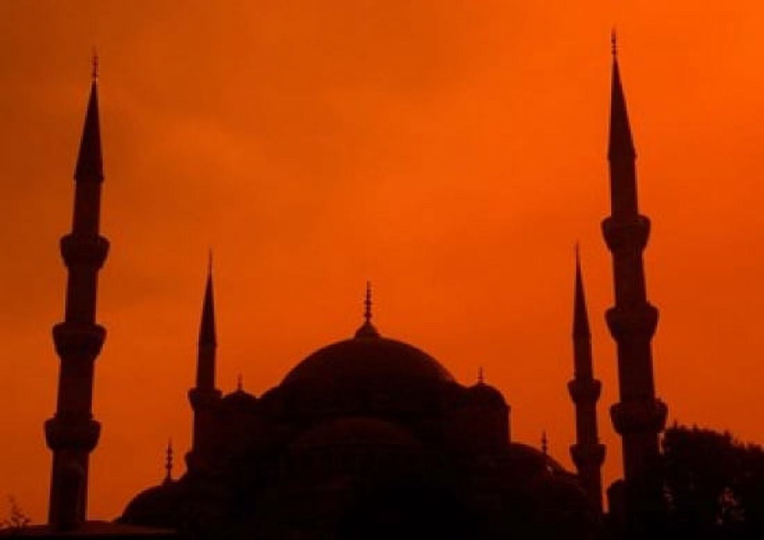 Blue Mosque at Sunset Istanbul Turkey Canvas Art - Bill Bachmann DanitaDelimont (18 x 13)