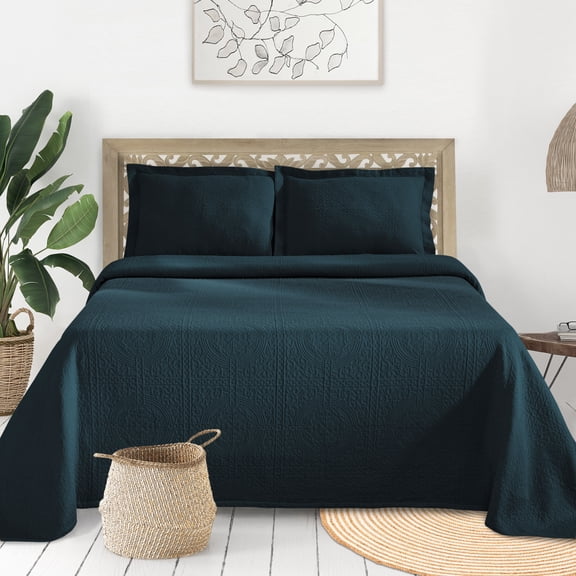 Blue Nile Mills Breathable Fleur De Lis 3-Piece Bedspread Set, King