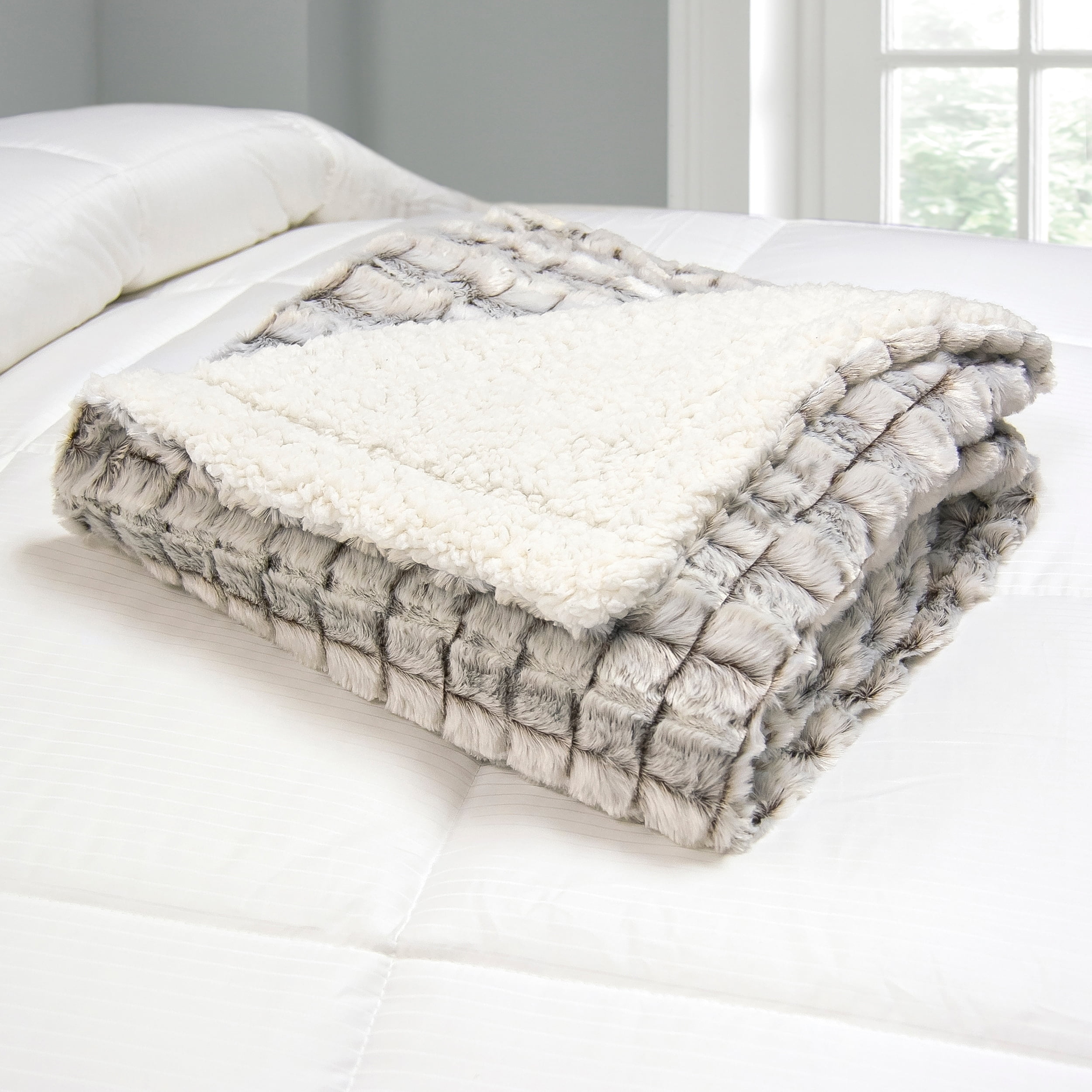 Blue Ridge Home Fashions Ultra Soft Reversible Faux Micro Mink Sherpa Throw Throw 50X60