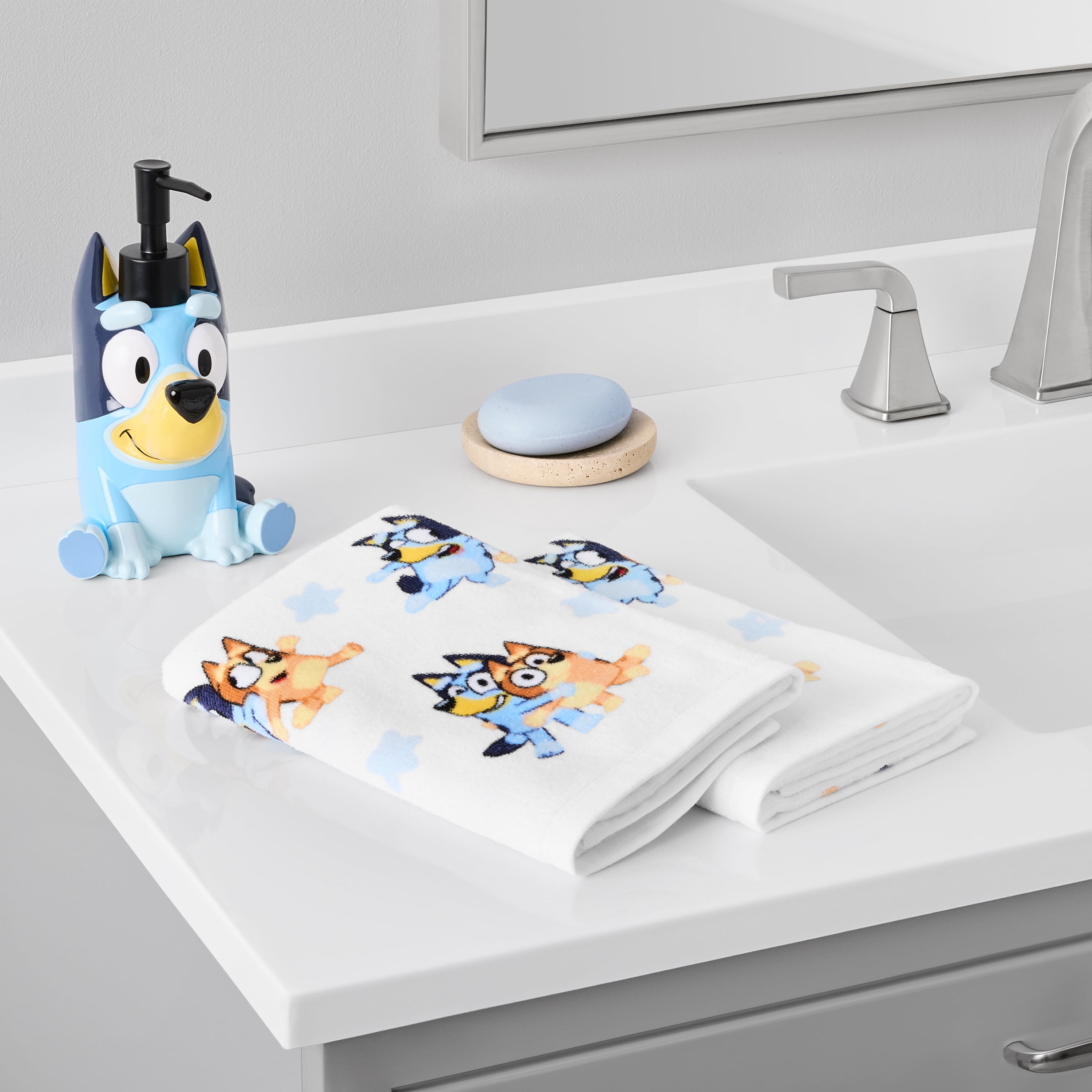 Bluey 3-Piece Bath Set, 2pk Hand Towel & Sculpted 5.5" Lotion Pump, Cotton, Poly-Resin, Blue, BBC Studios