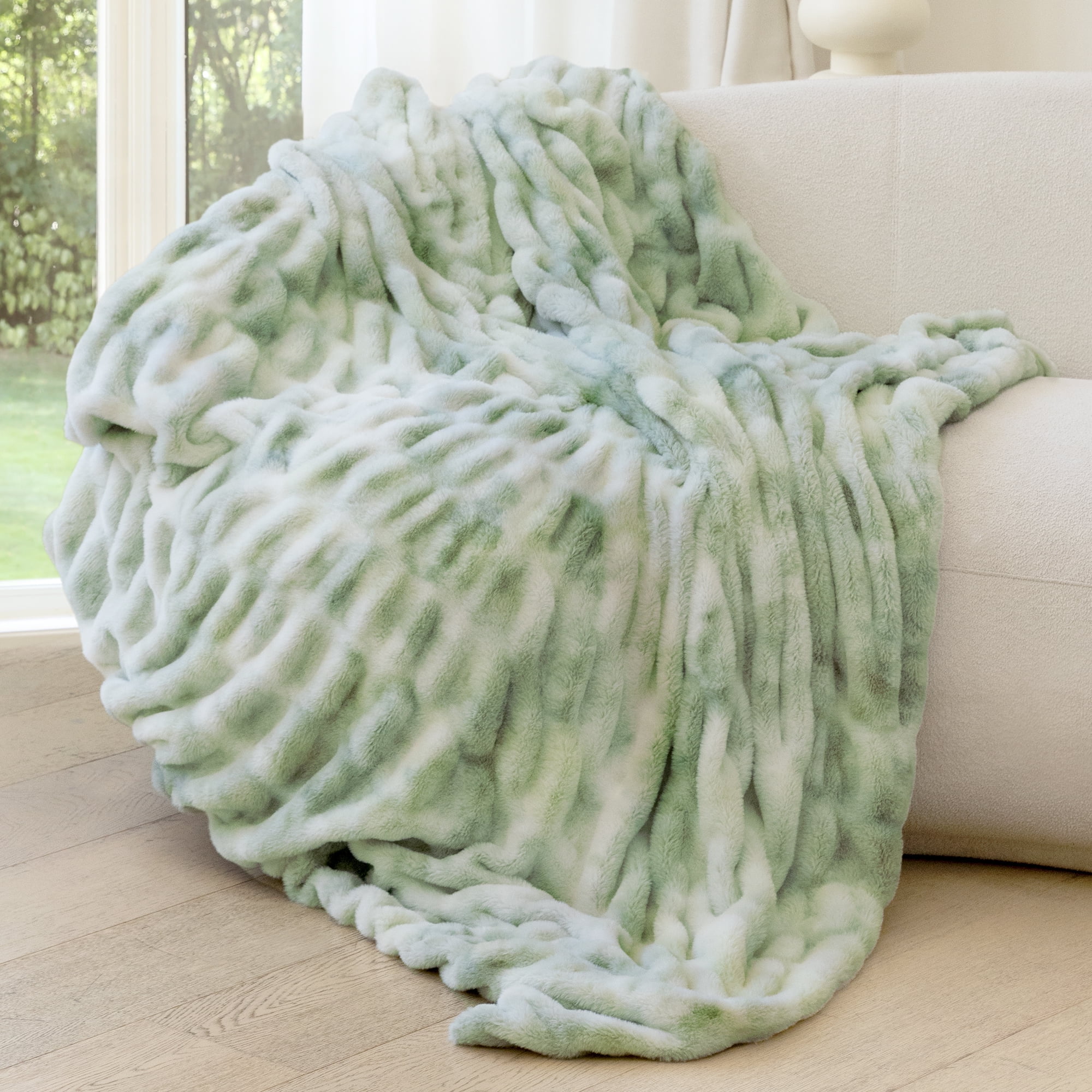 Blunique Faux Rabbit Fur Blankets and Throws Soft Cozy Throw Blanket Home Decor for Couch, Bed, Travel, 50x60 in, Sage Green