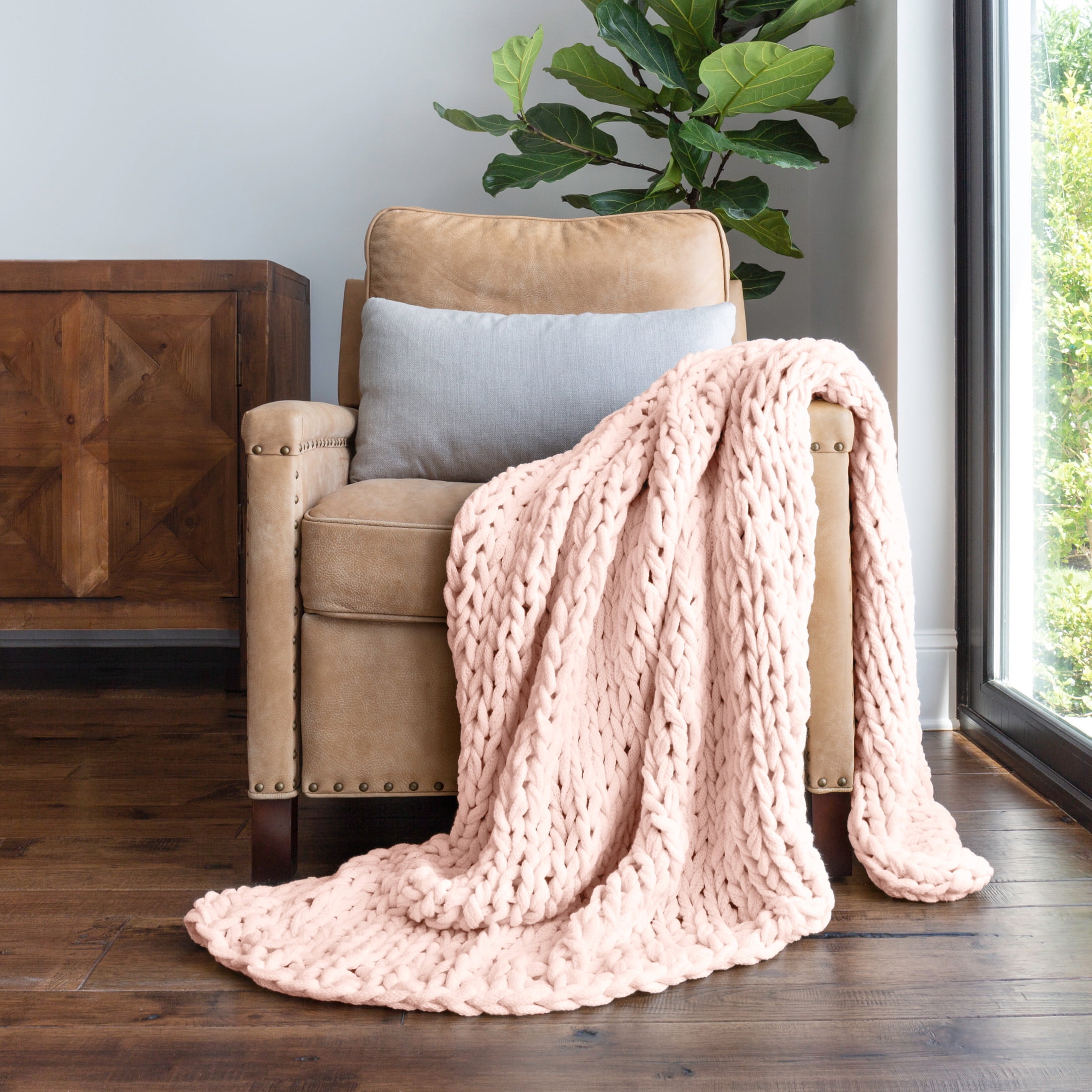 Blush Chunky Knit Hypoallergenic Acrylic Throw Blanket