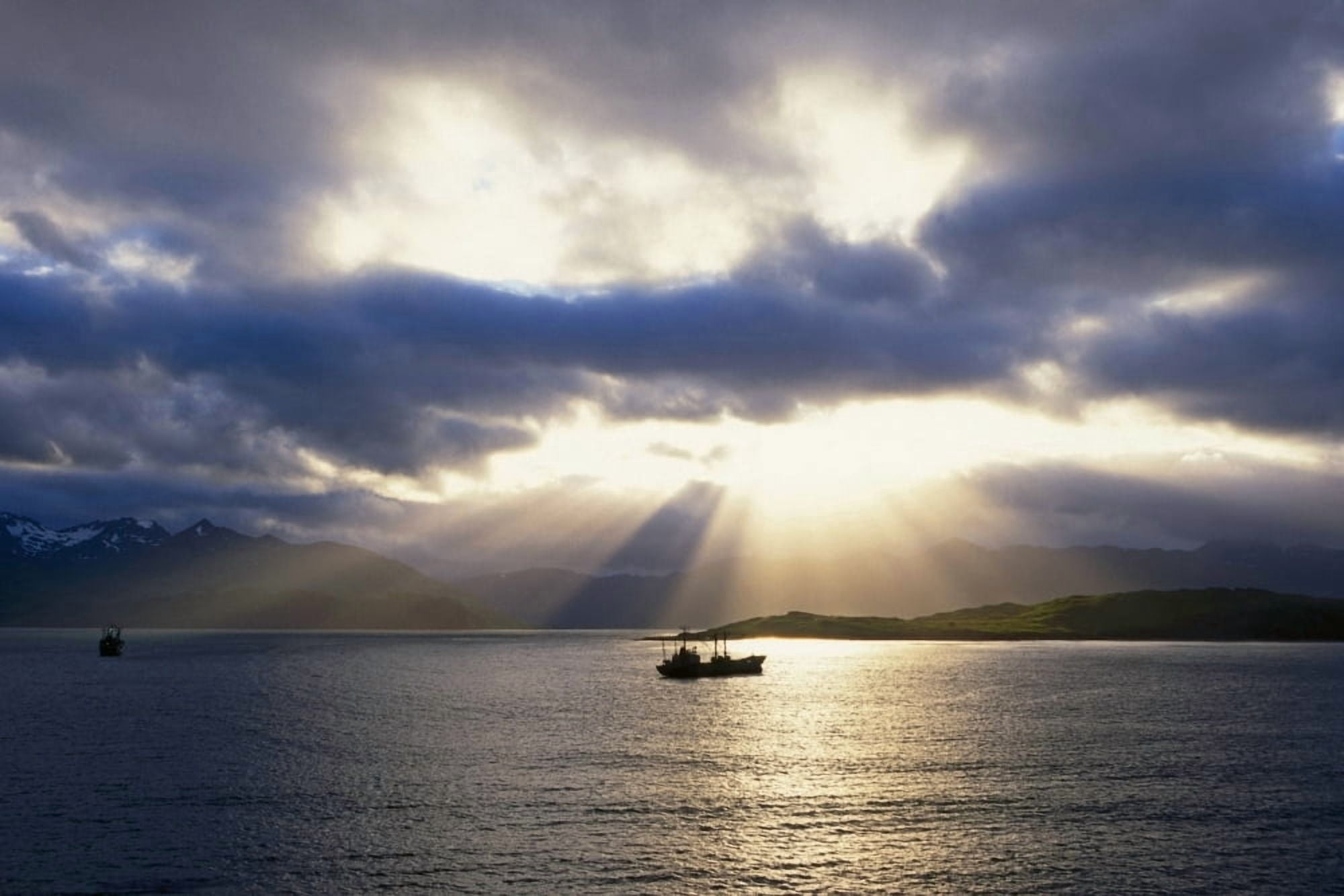 Boats Near Tramper & Hog Island Southwest Alaska Summer Scenic Canvas Art - Dan Parrett Design Pics (17 x 11)