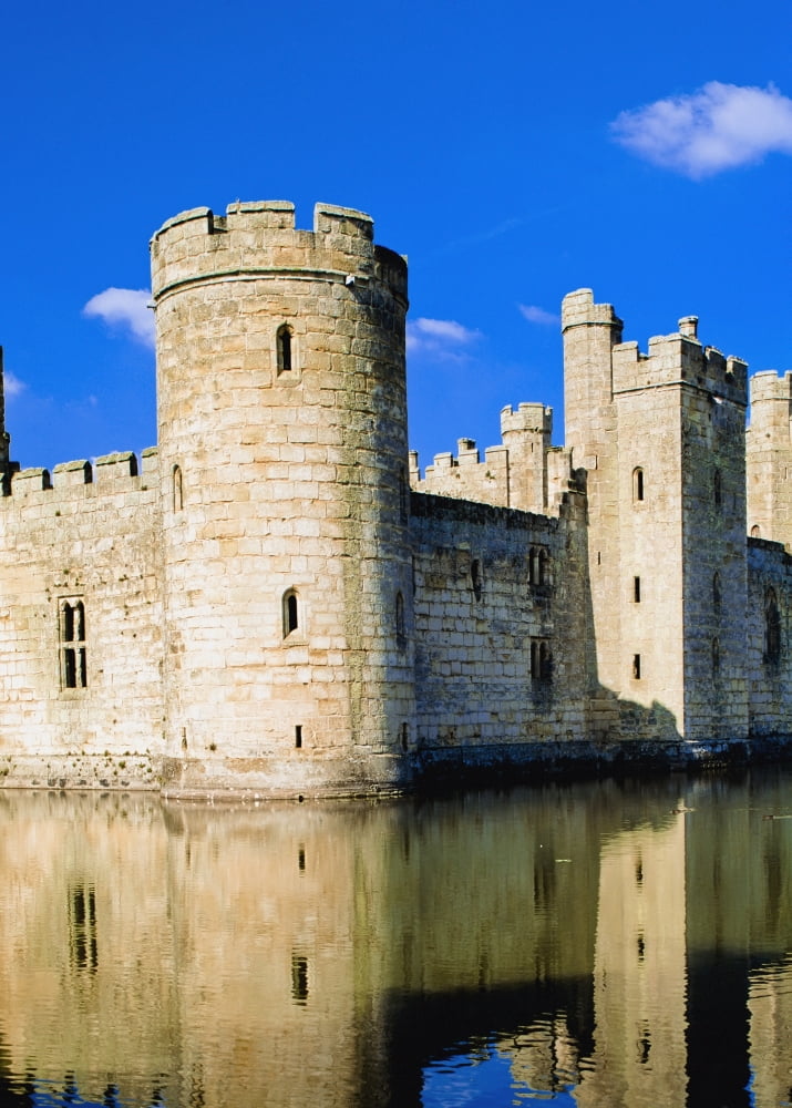 Bodiam Castle With Mote Canvas Art - Ellen Rooney Design Pics (13 x 18)
