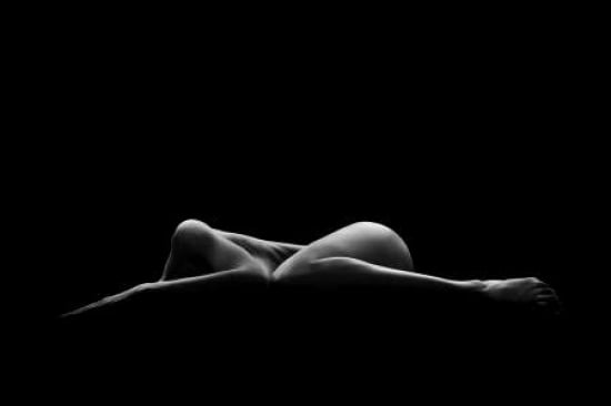 Bodyscape Canvas Art - Leon Schroder (12 x 18)